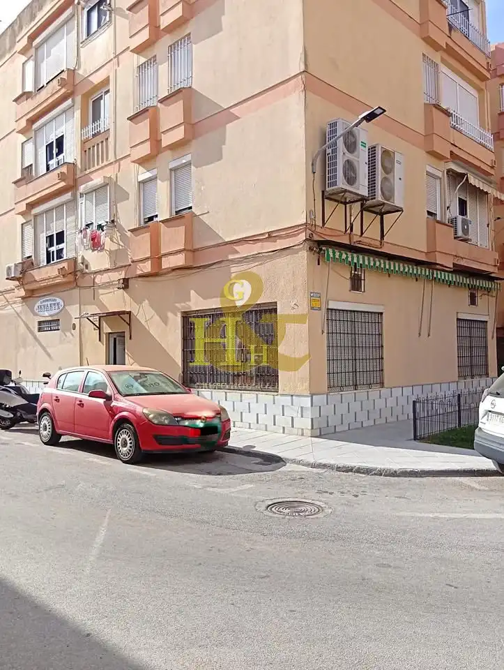 Local comercial en venta en Ayuntamiento - Barrio Alto, imagen 2