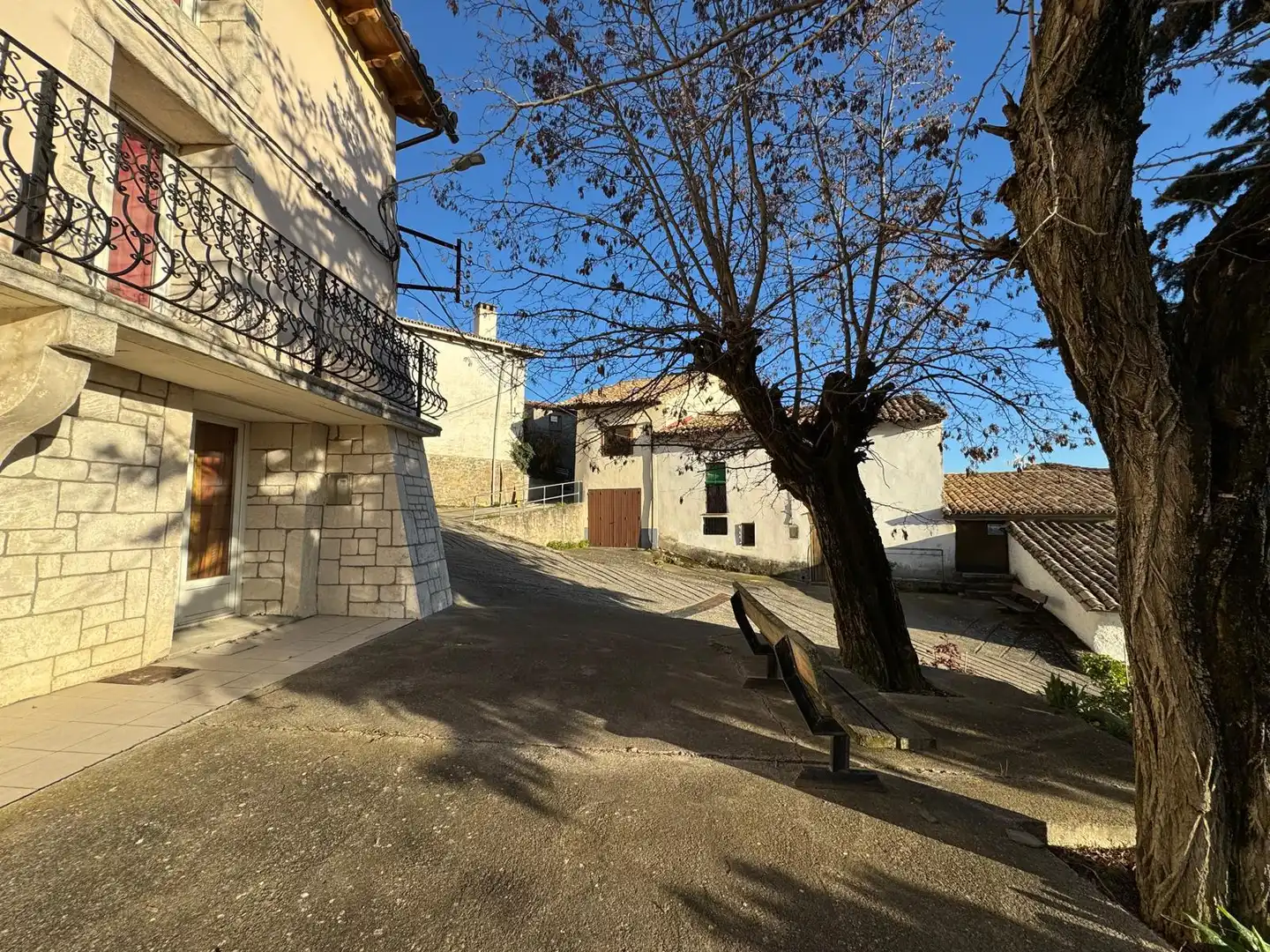 Exterior view of Houses for sale in Sigüés