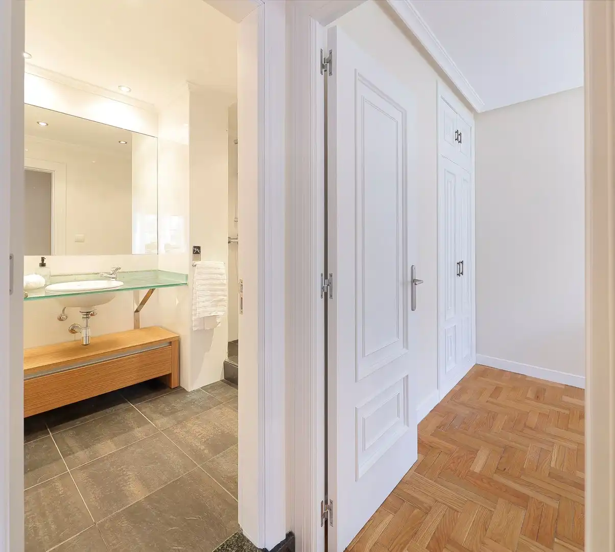 Piso de alquiler en Gijón  con Calefacción, Terraza y Trastero