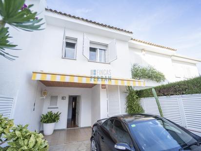 Exterior view of Single-family semi-detached for sale in El Vendrell  with Air Conditioner, Terrace and Balcony