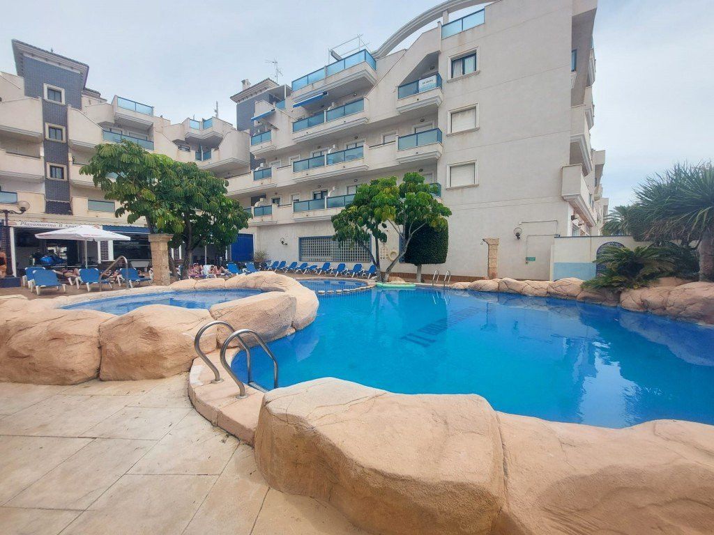 Piscina de Apartament en venda en Orihuela amb Terrassa, Rentadora i Balcó