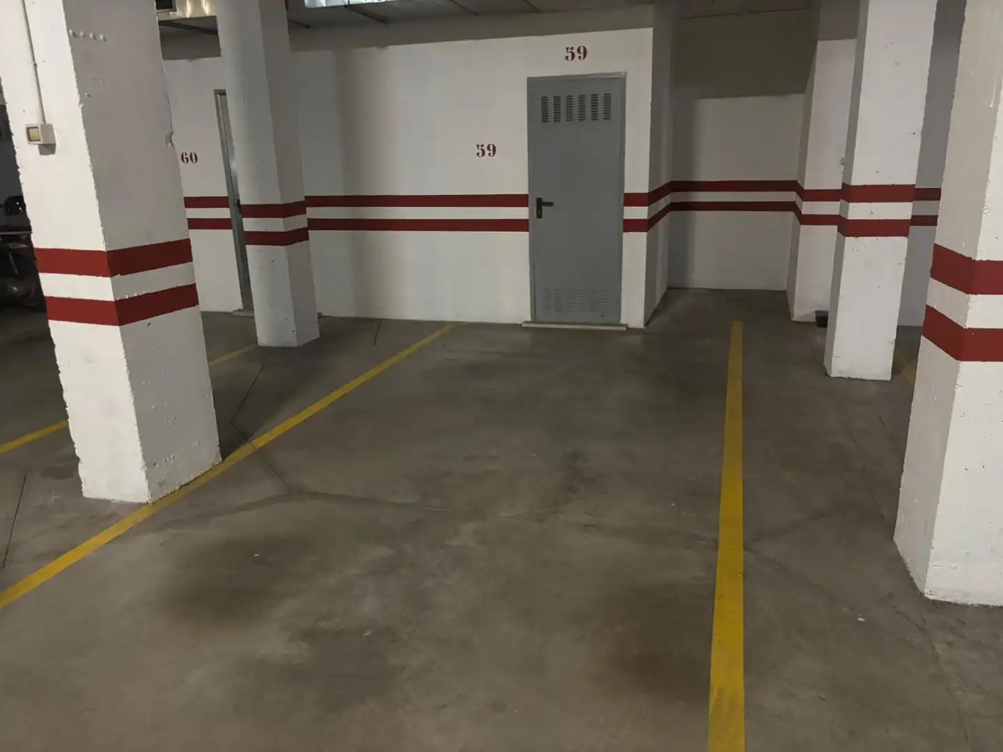 Parkplatz von Wohnung zum Verkauf in Bormujos mit Klimaanlage, Terrasse und Abstellraum