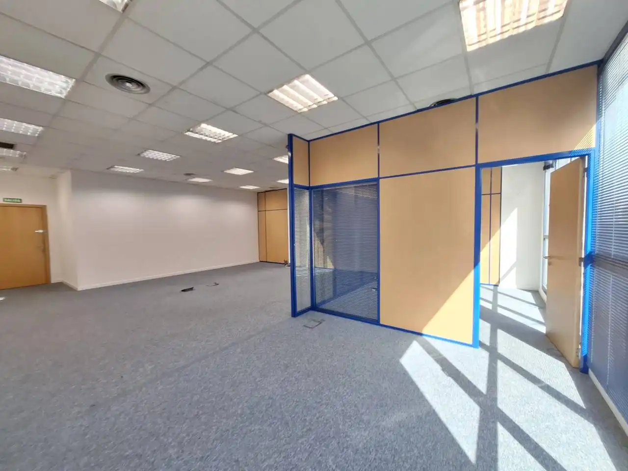 Office for rent in Madrid  with Air Conditioner, Heating and Alarm