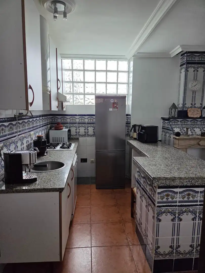 Cuina de Casa o xalet en venda en Castellanos de Villiquera amb Calefacció