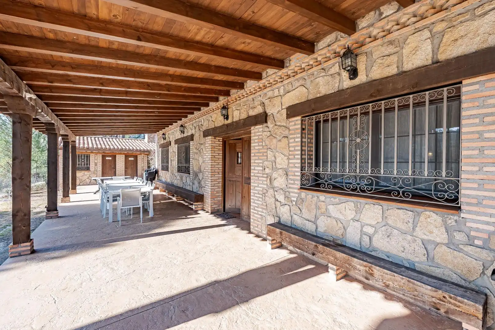 Vista exterior de Finca rústica en venda en El Tiemblo  amb Calefacció, Jardí privat i Terrassa