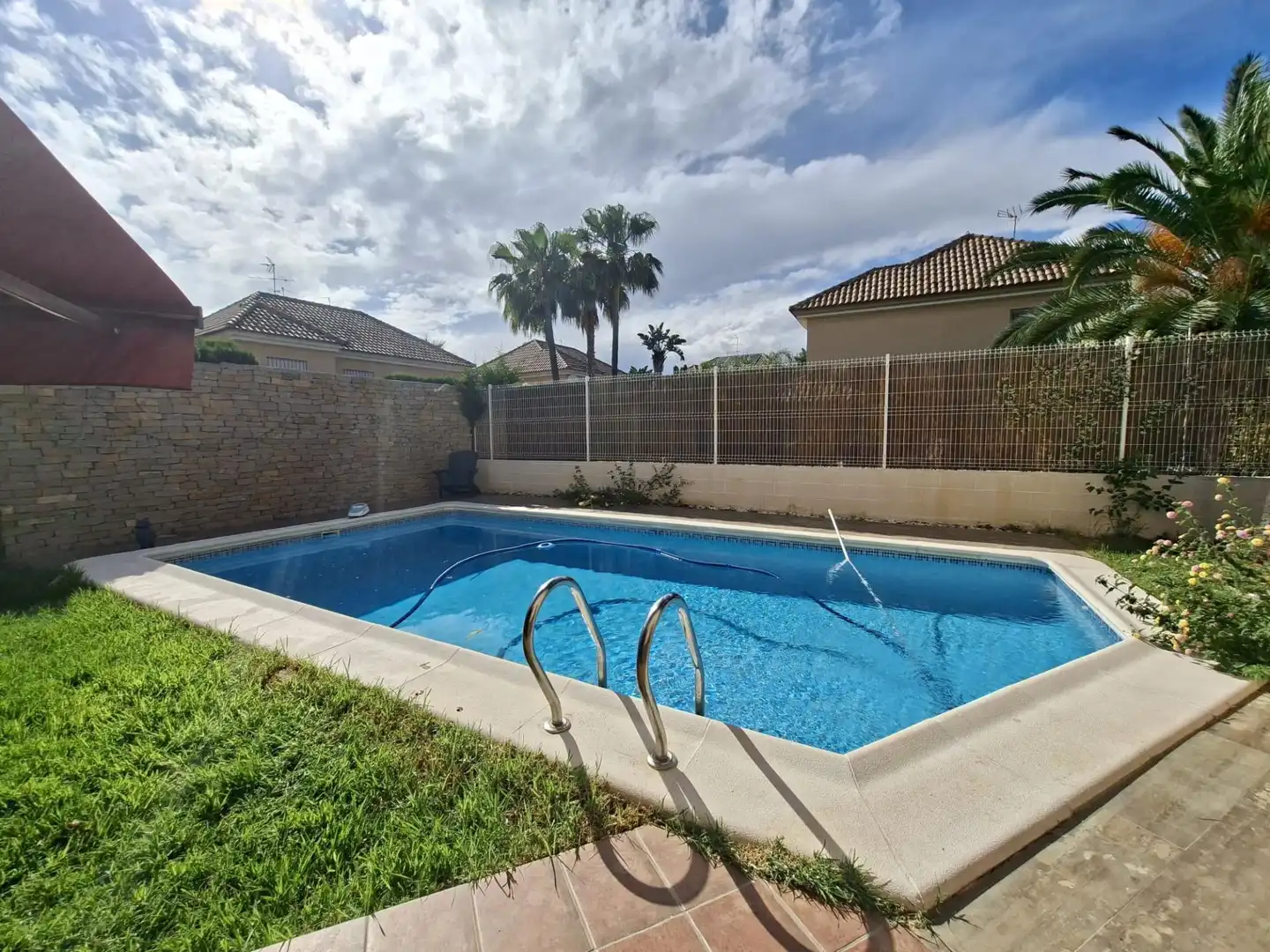 Piscina de Casa o chalet en venta en Paterna con Aire acondicionado, Calefacción y Jardín privado