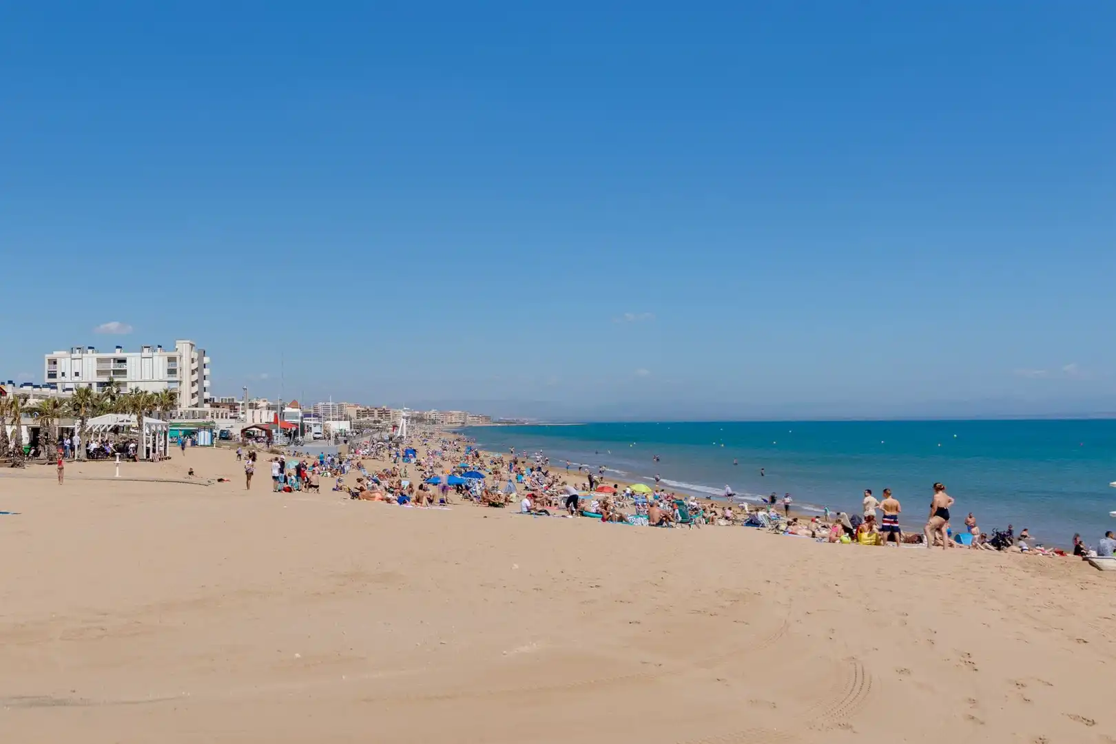 Vista exterior de Casa adosada en venta en Torrevieja con Aire acondicionado, Jardín privado y Terraza