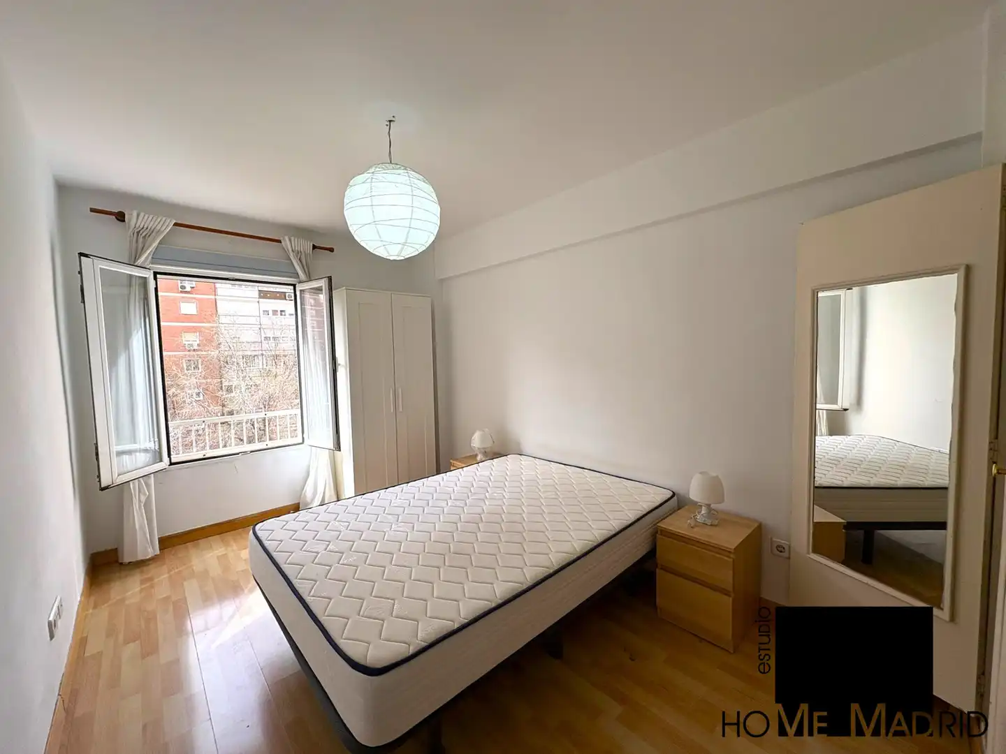 Habitación de Piso en venta en Madrid con Parquet, Terraza y Amueblado