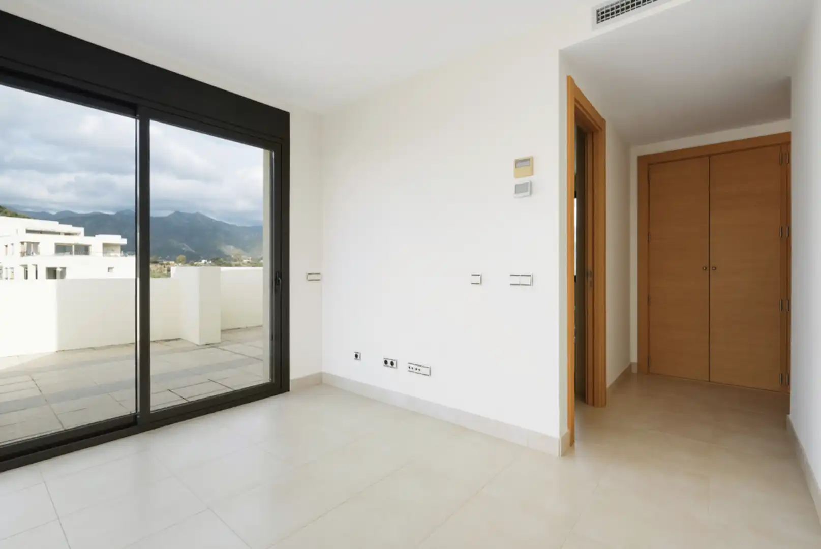Penthouse with terrace for sale in Río Real - Los Monteros, imagen 4