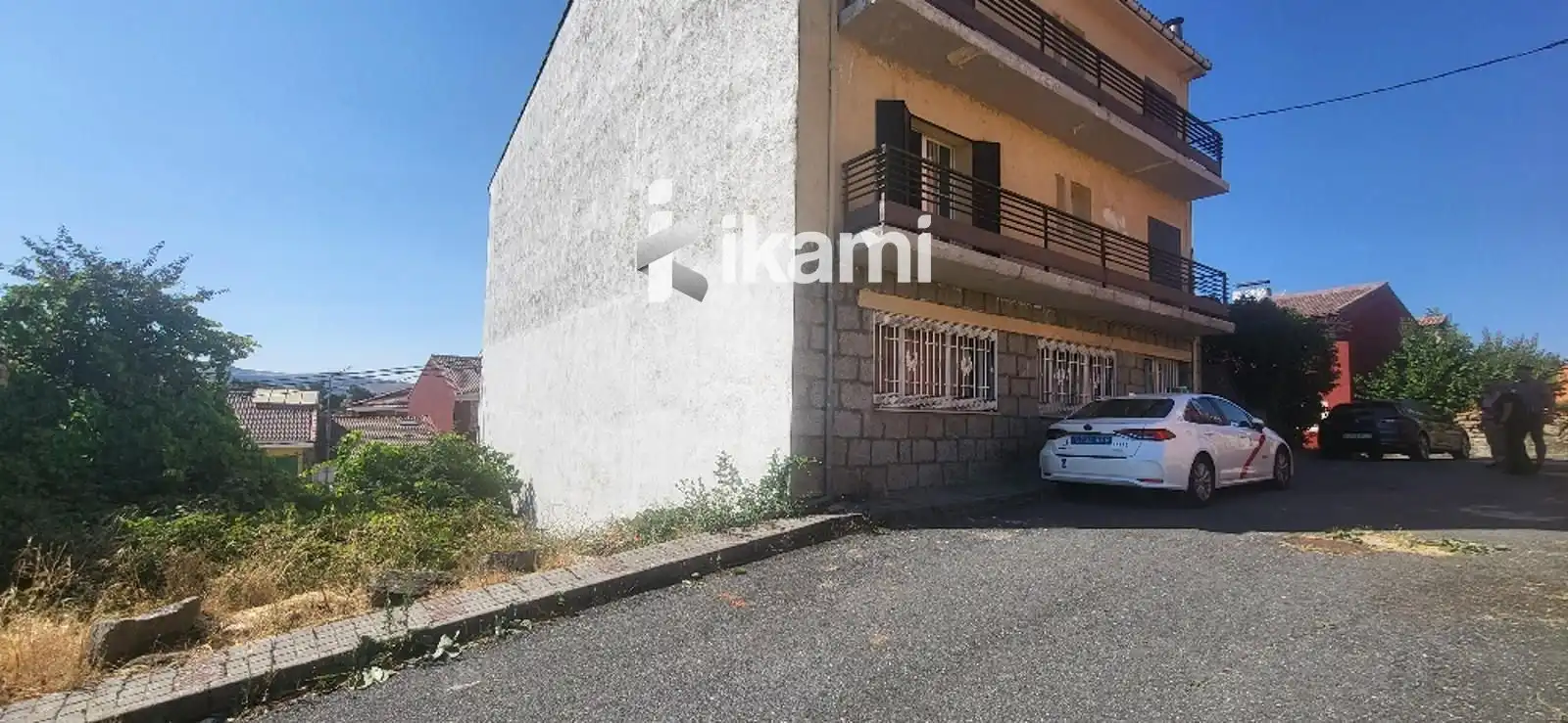 Buildings for sale in Peguerinos