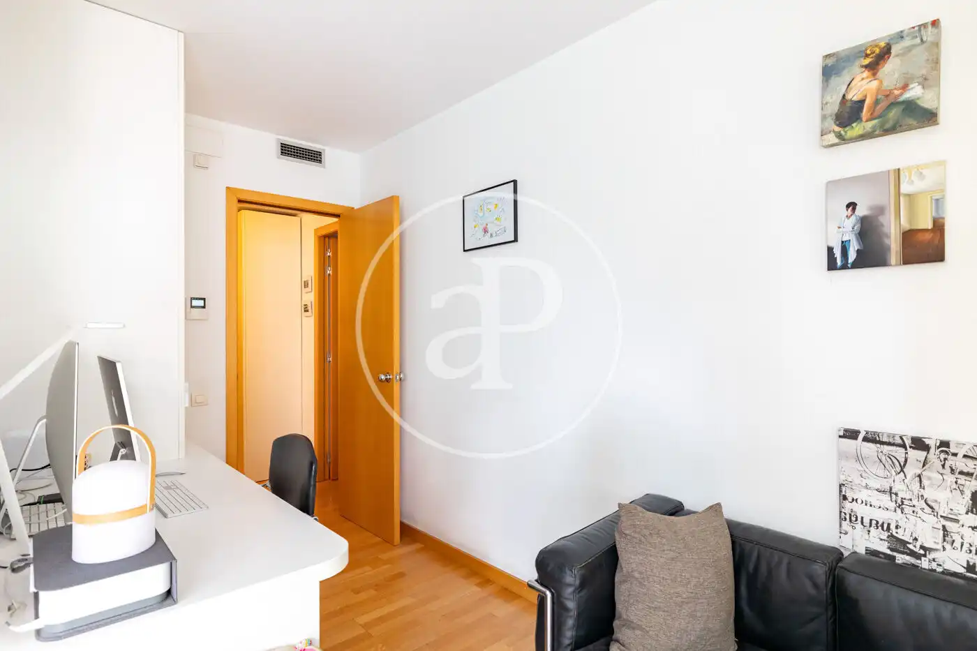 Flat for sale in Barcelona  with Air Conditioner, Heating and Terrace