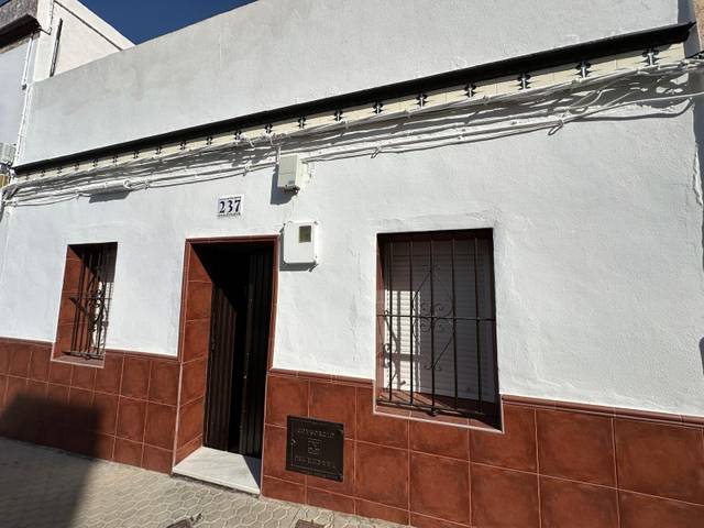 Casa-chalet en Venta en El Coronil