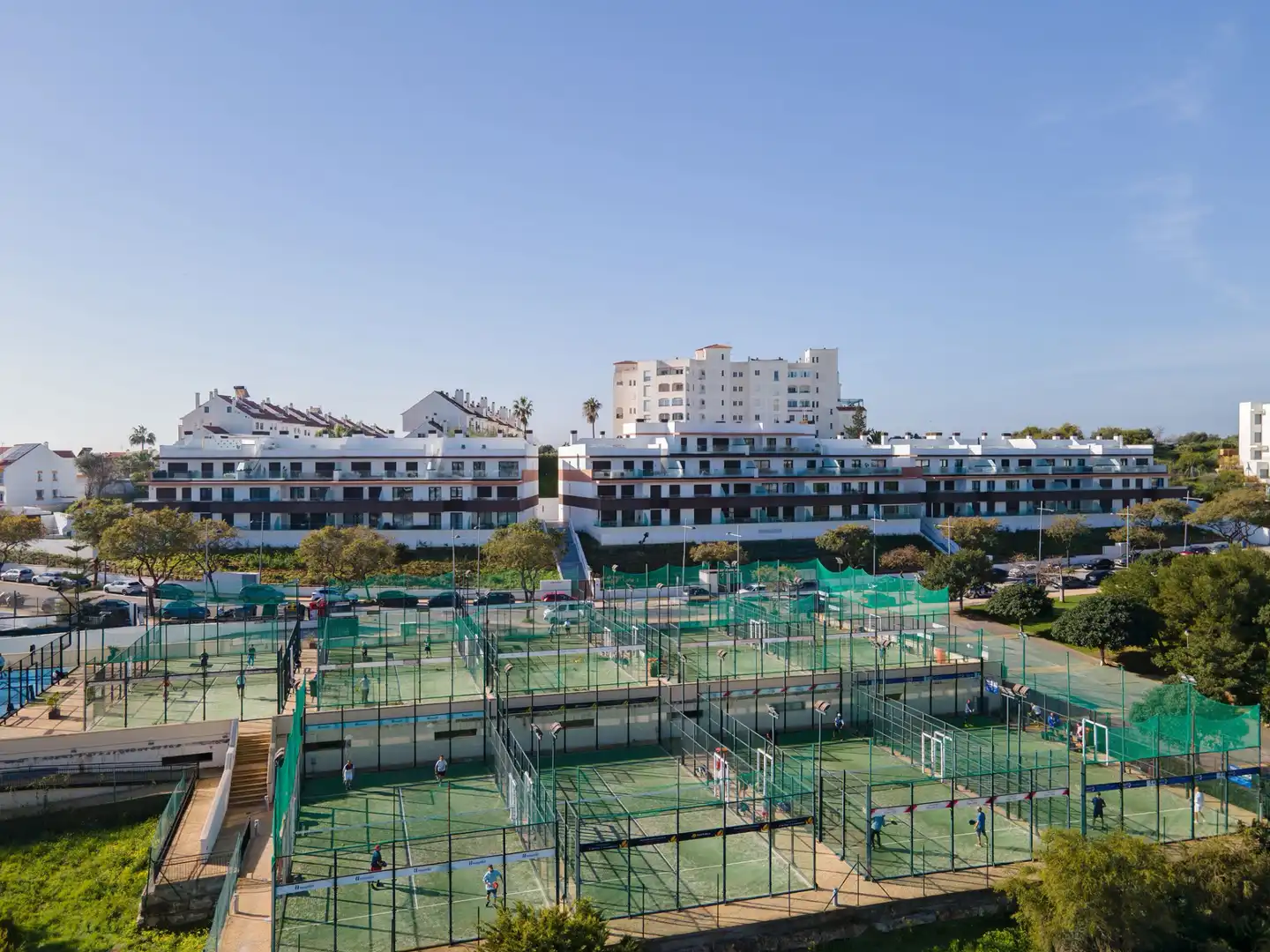 Außenansicht von Dachboden zum Verkauf in Estepona mit Klimaanlage, Terrasse und Abstellraum