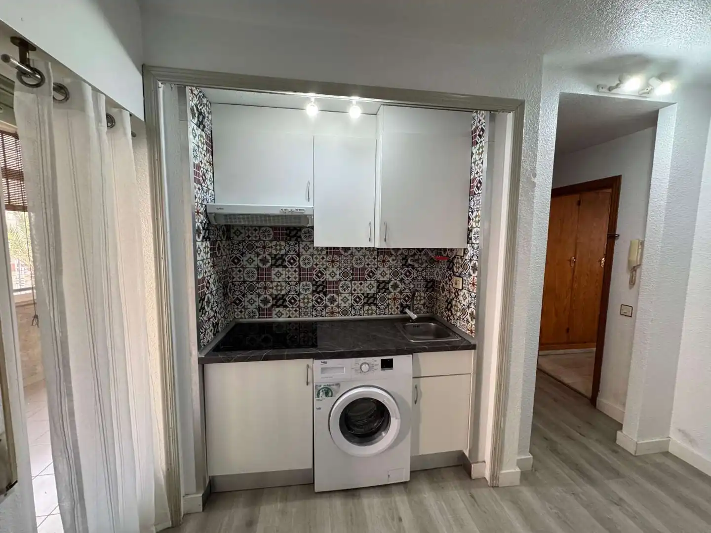 Cocina de Estudio en venta en Torrevieja con Terraza, Piscina y Amueblado