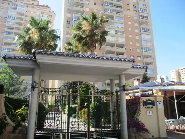 Vista exterior de Apartamento de alquiler en El Campello con Aire acondicionado, Calefacción y Parquet