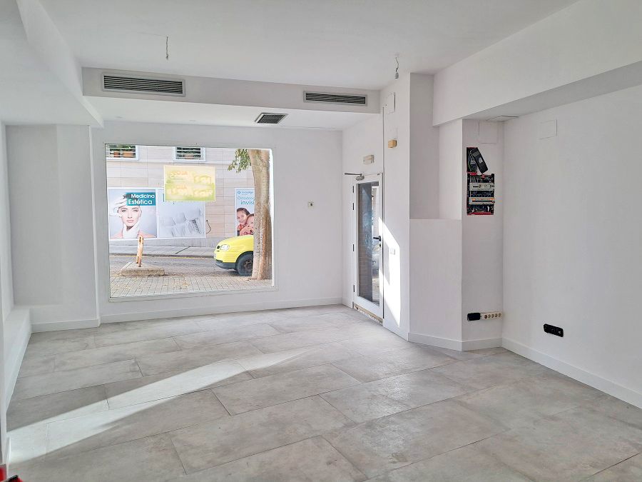 Premises for rent in Torrelodones  with Air Conditioner