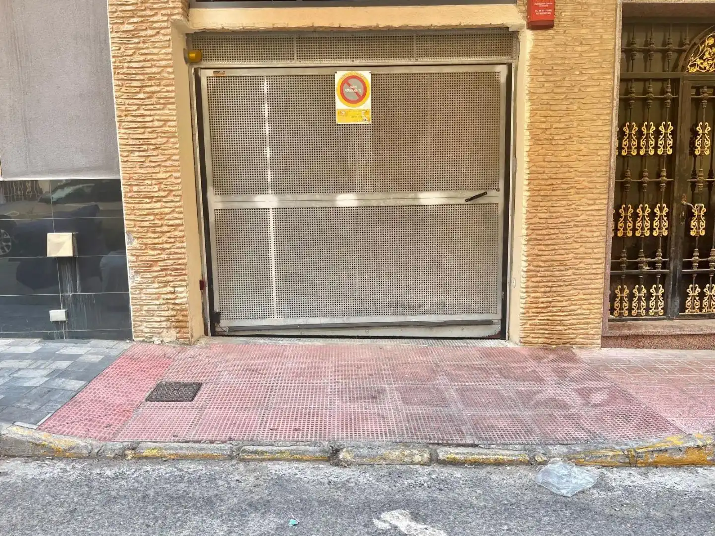 Parkplatz von Garage zur Miete in Torrevieja mit Alarm