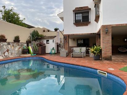Swimming pool of House or chalet for sale in Algeciras  with Air Conditioner, Private garden and Terrace