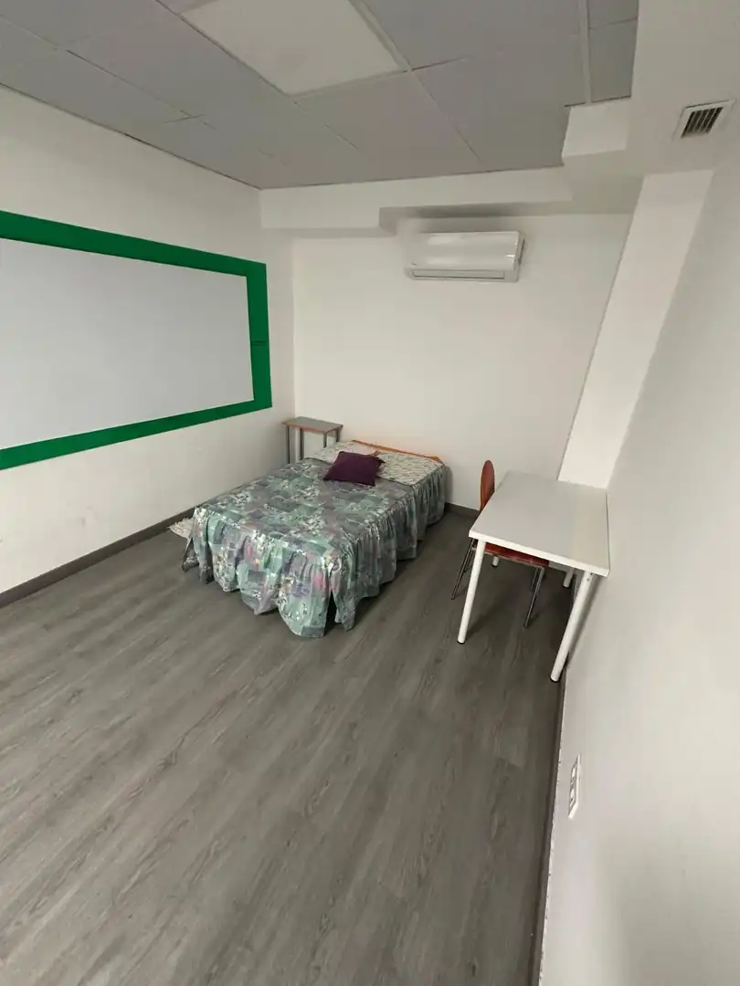 Habitación de Apartamento en venta en Salamanca con Aire acondicionado, Calefacción y Amueblado