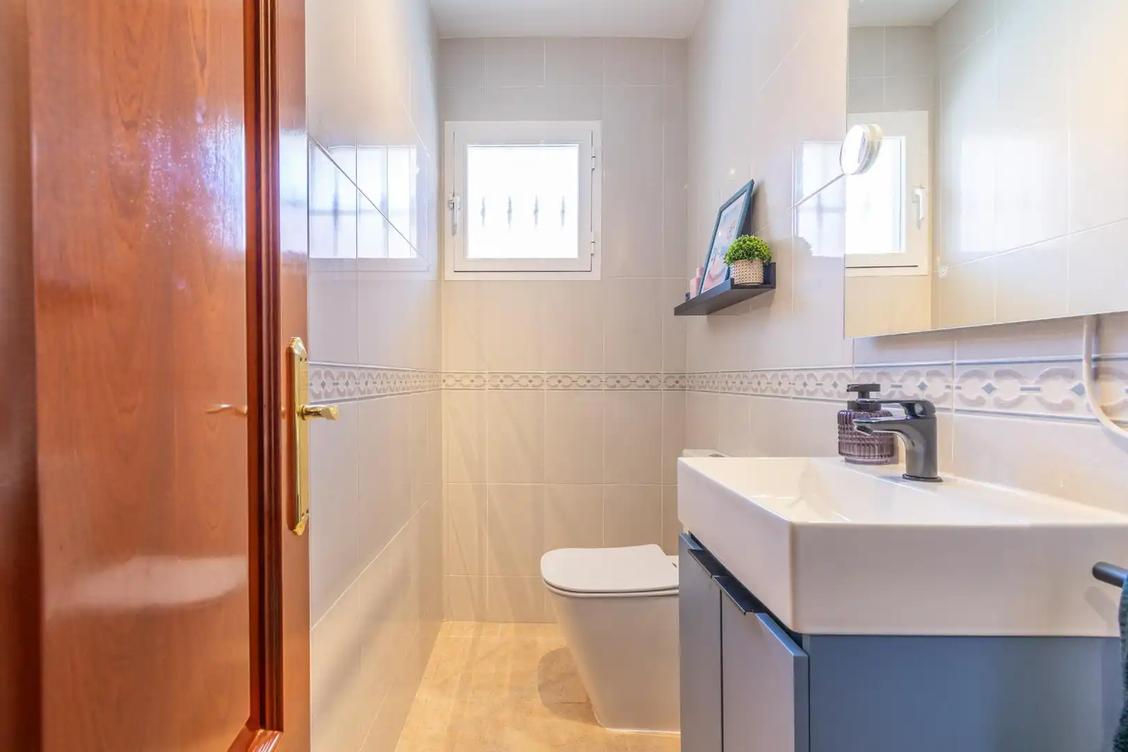 Baño de Casa adosada en venta en Almería con Aire acondicionado, Calefacción y Terraza