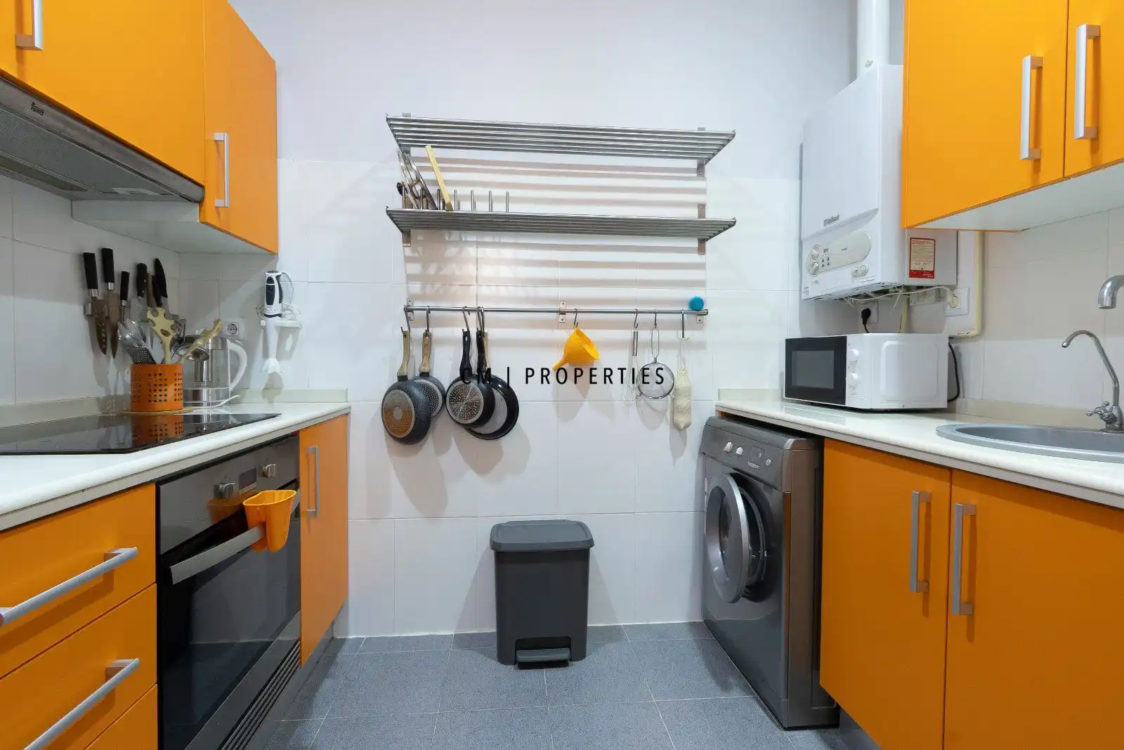 Kitchen of Flat for rent in Ciutat Vella 