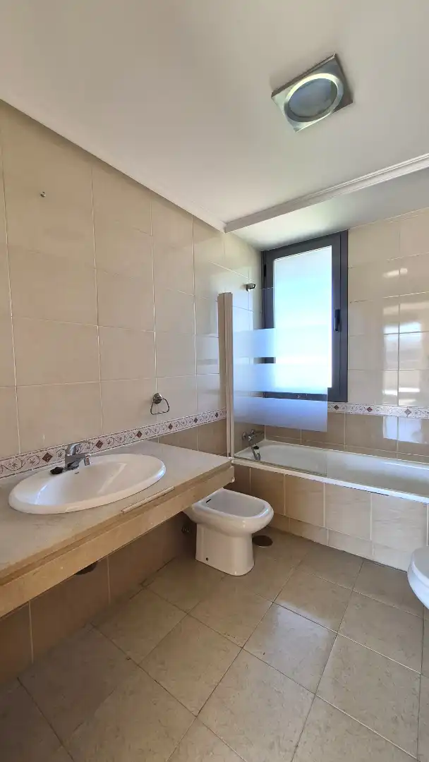 Bathroom of Attic for rent in Madrid  with Terrace and Community pool