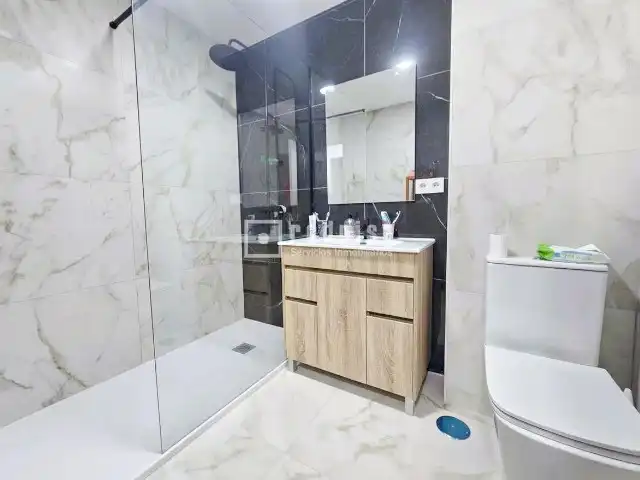 Bathroom of Flat for sale in Pintores - Ferial