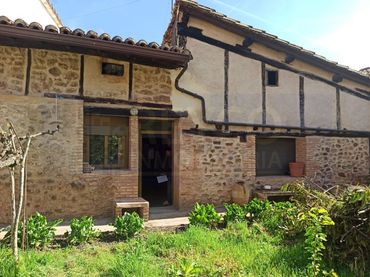 Casa con jardín en venta en Matute