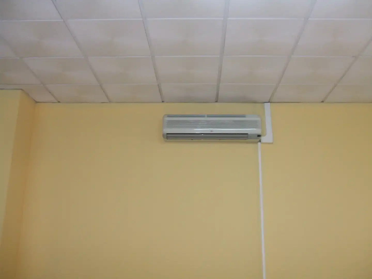 Local comercial en venda a Linarejos, imagen 3