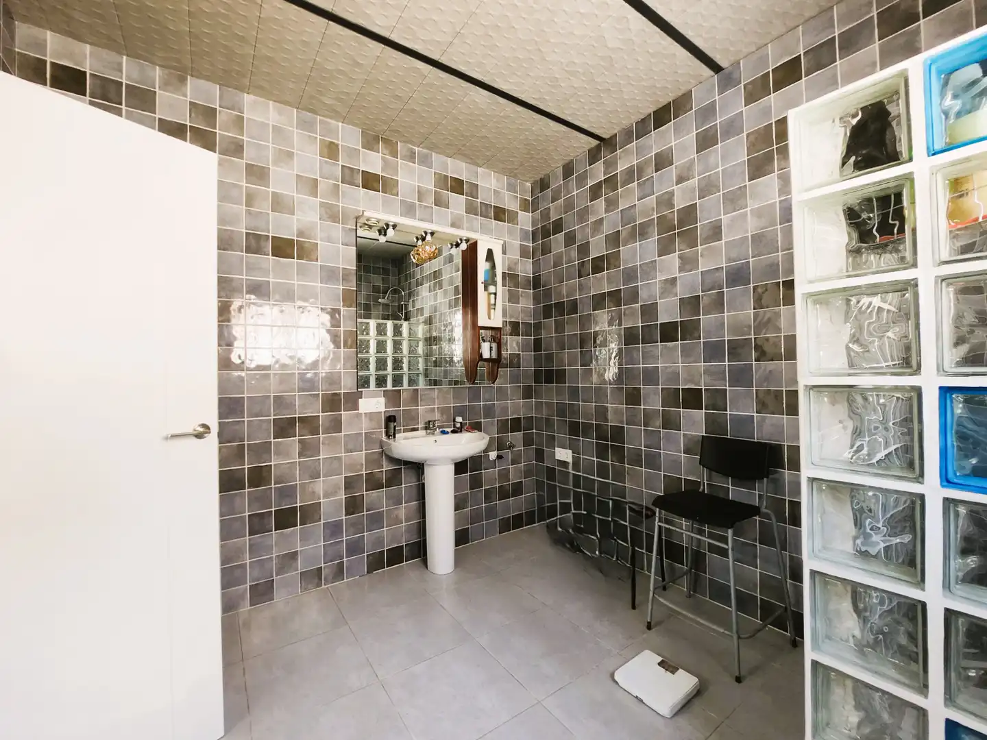 Baño de Casa o chalet en venta en Alcalá de Guadaira con Aire acondicionado, Calefacción y Jardín privado