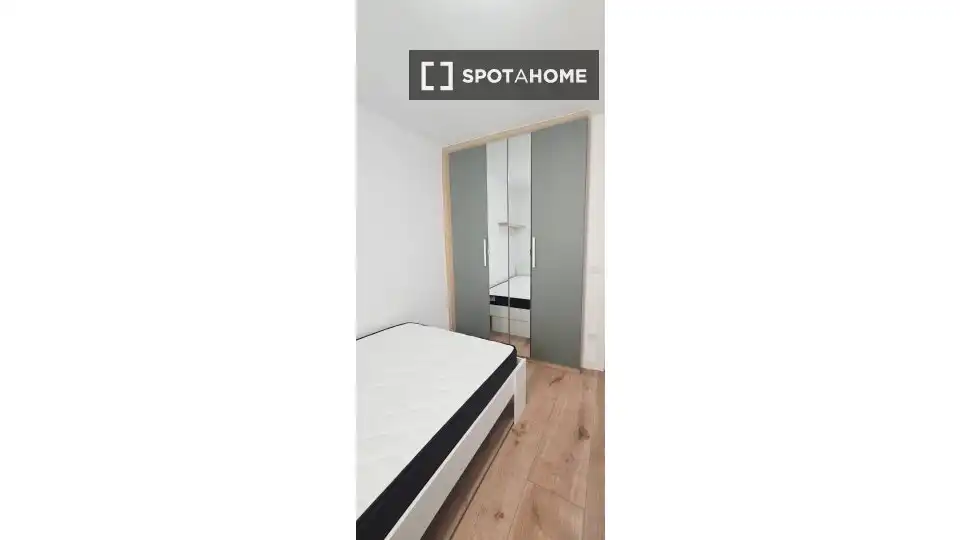 Schlafzimmer von Wohnung zur untervermieten in Madrid mit Klimaanlage, Heizung und Terrasse
