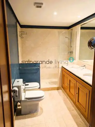 Bathroom of Apartments for rent in Sotogrande  with Air Conditioner, Heating and Terrace