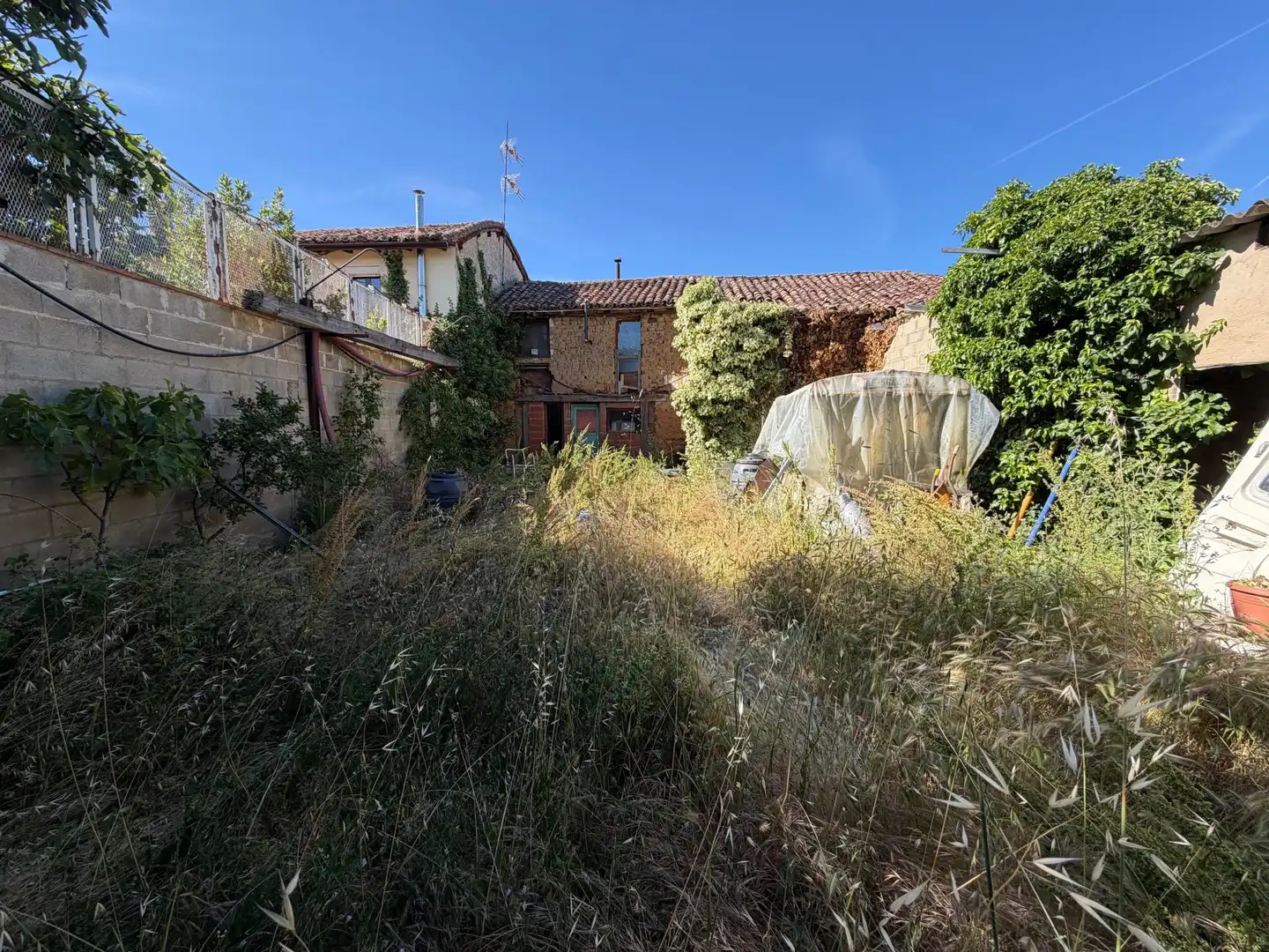 Casa adosada en venta en Valdefresno