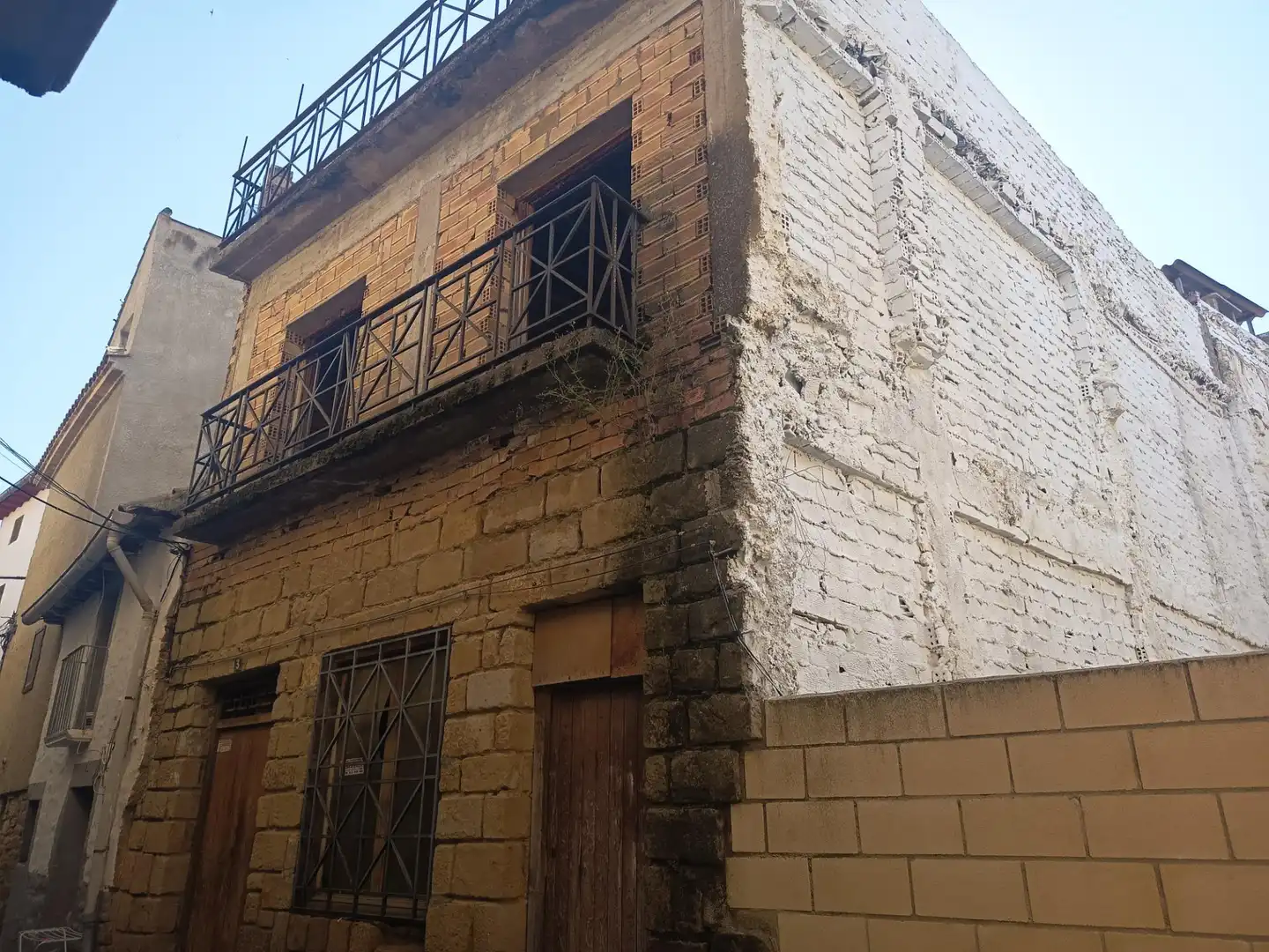 Exterior view of Houses for sale in Carcastillo  with Heating
