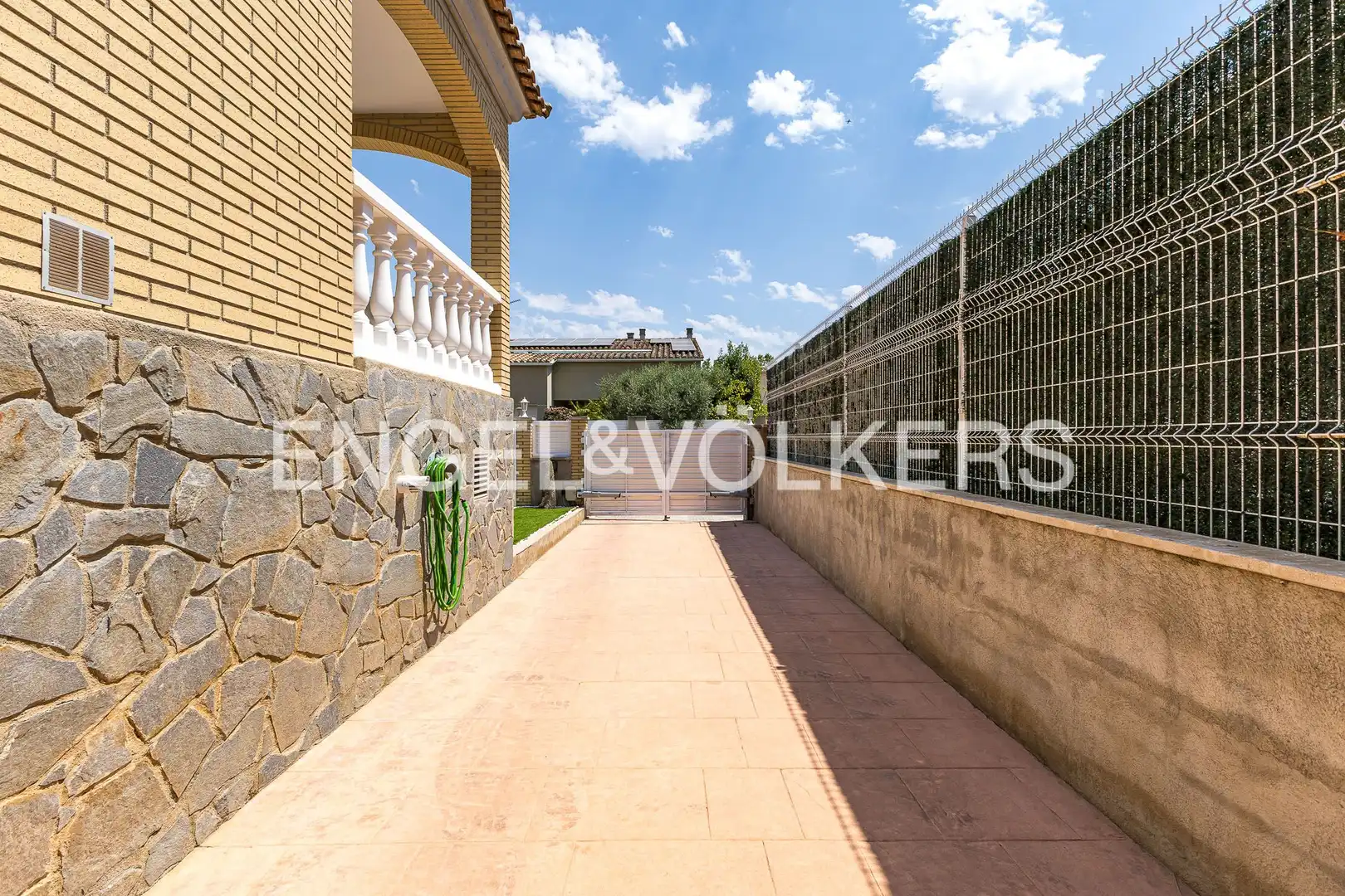 Terrassa de Casa o xalet en venda en Sant Cugat Sesgarrigues amb Aire condicionat i Calefacció