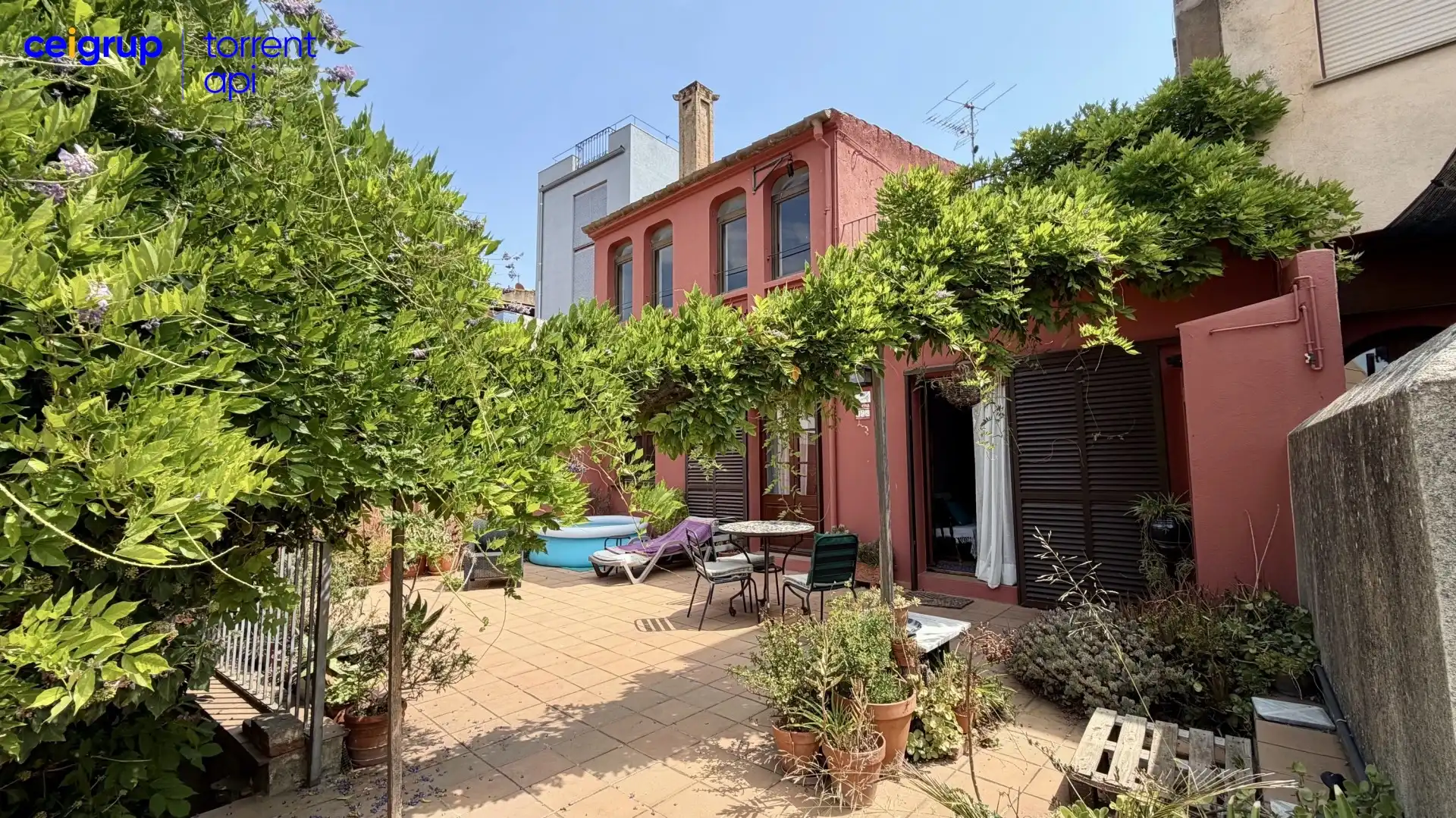 Country house with terrace for sale in Torroella de Montgrí