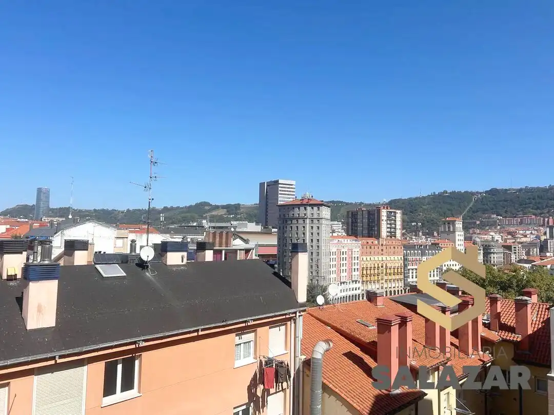 Vista exterior de Pis de lloguer en Bilbao  amb Calefacció i Terrassa