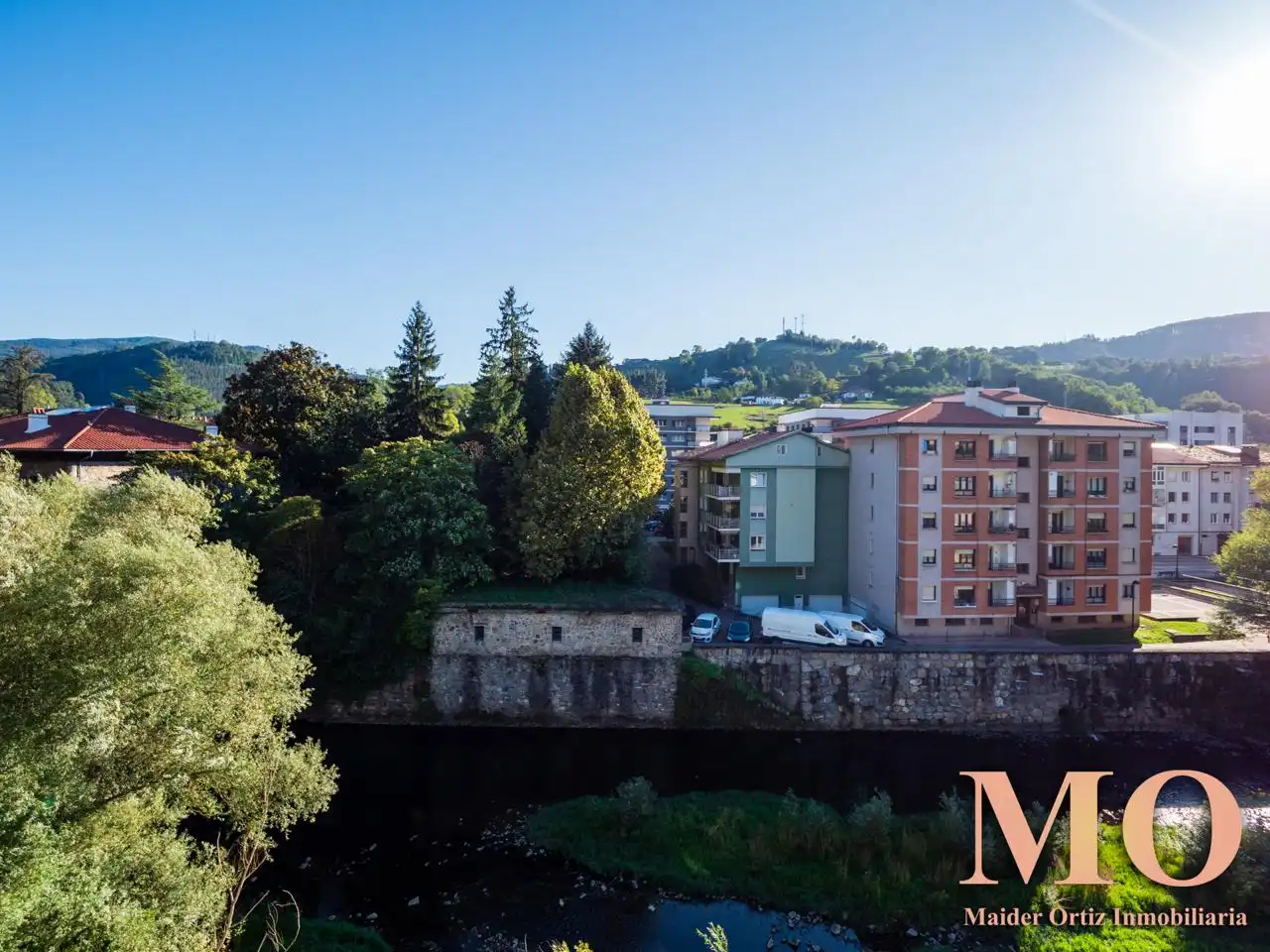 Vista exterior de Ático en venta en Bergara con Calefacción, Terraza y Trastero