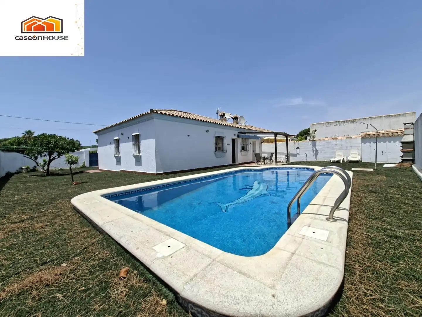 Vista exterior de Casa o chalet en venta en Chiclana de la Frontera