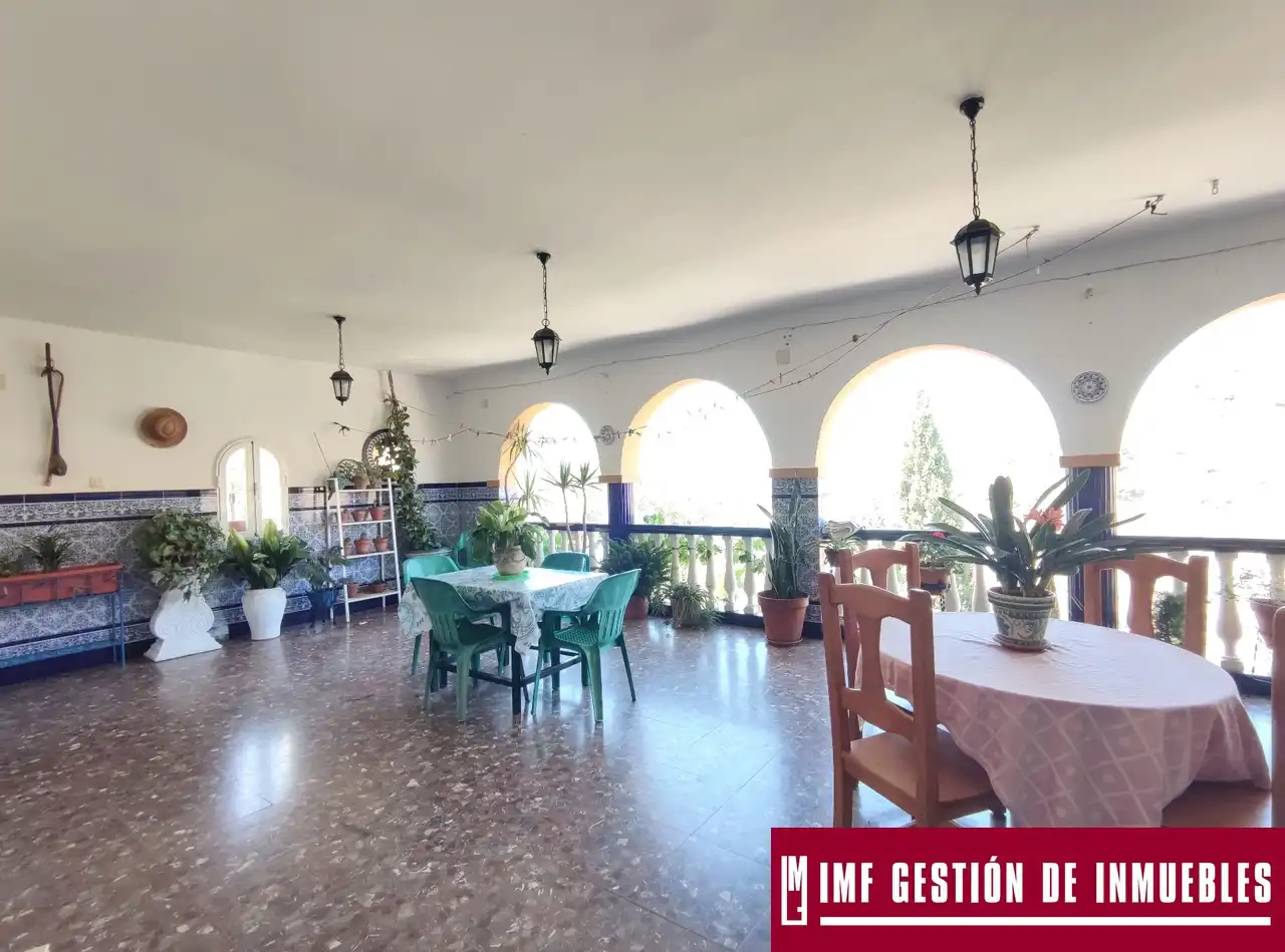 Finca rústica en venta en Canillas de Aceituno con Jardín privado, Terraza y Amueblado