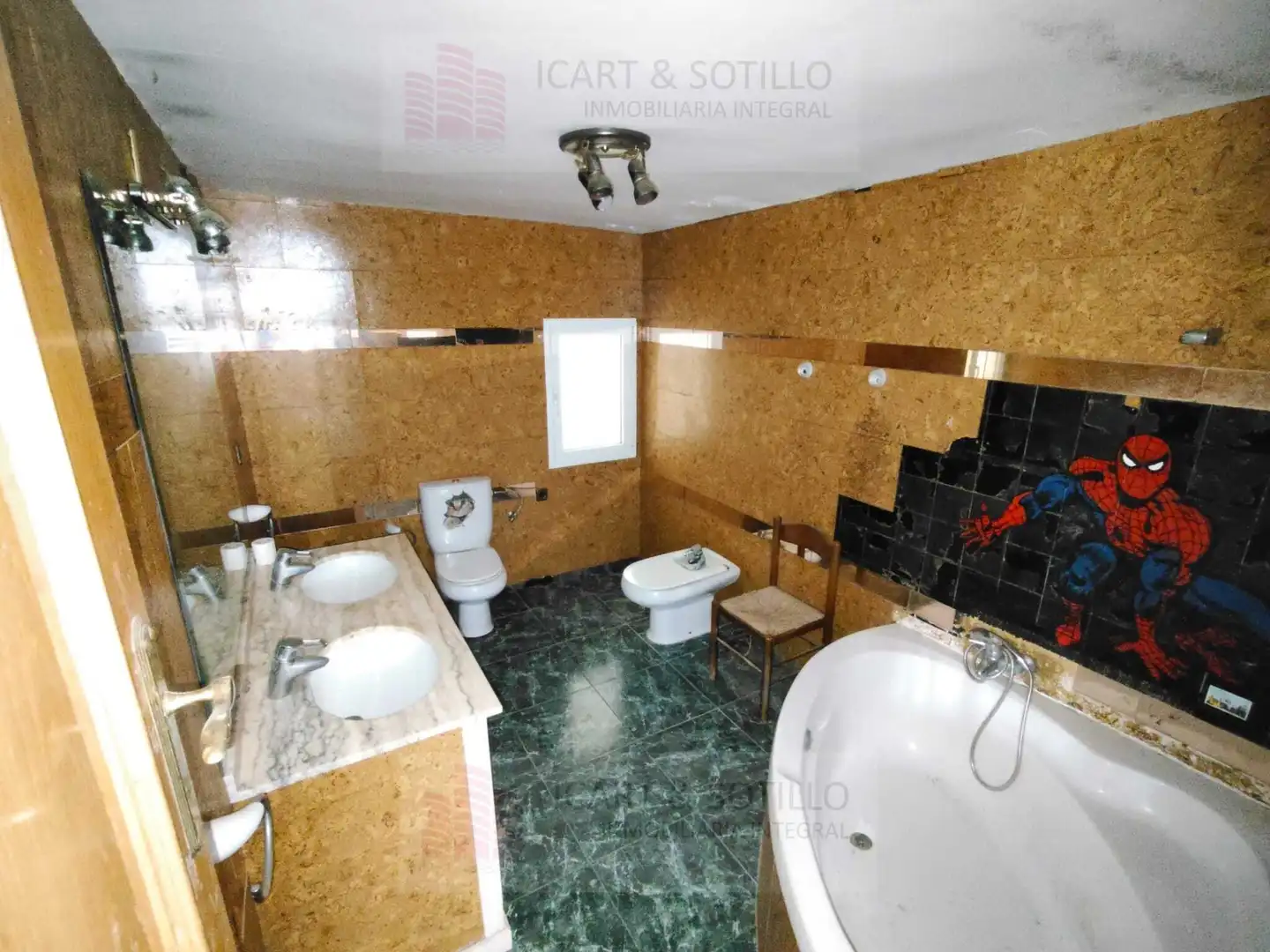 Bany de Casa o xalet en venda en Vinaròs amb Aire condicionat, Jardí privat i Terrassa