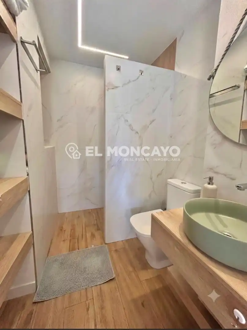 Baño de Apartamento en venta en Santa Pola con Terraza y Amueblado