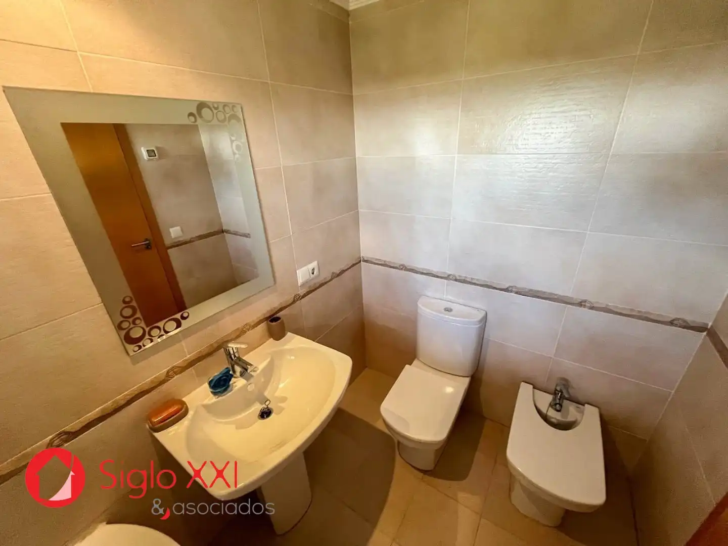 Badezimmer von Einfamilien-Reihenhaus zum Verkauf in Almazora / Almassora mit Klimaanlage, Heizung und Terrasse