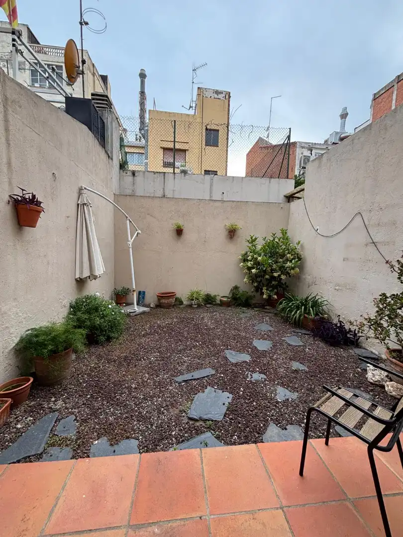 Garten von Haus oder Chalet zum Verkauf in L'Hospitalet de Llobregat mit Klimaanlage, Heizung und Privatgarten