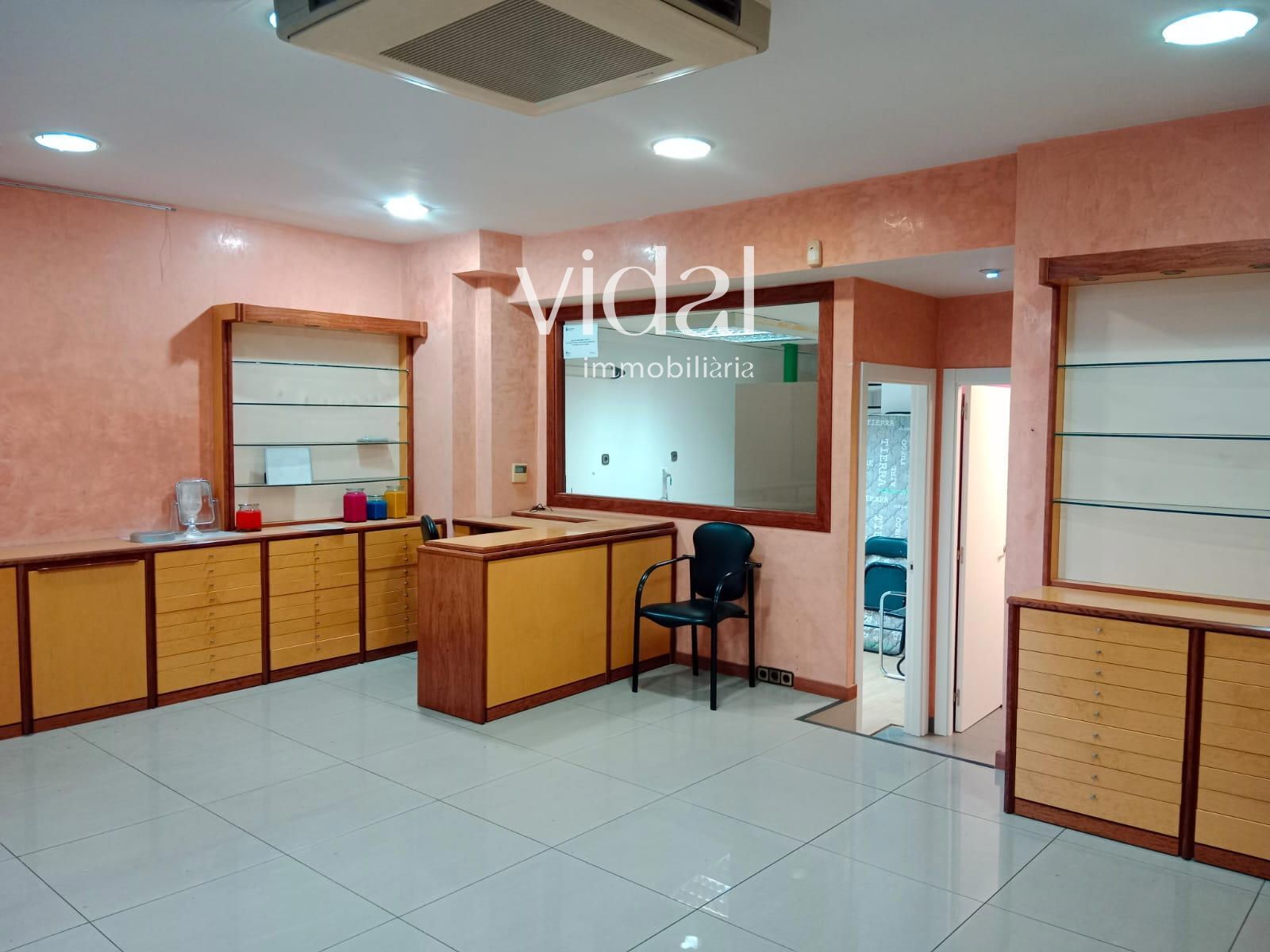 Premises to rent in Palamós  with Air Conditioner