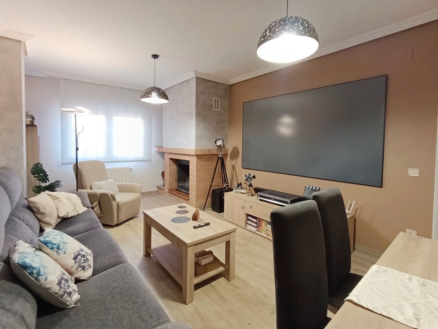 Sala d'estar de Casa o xalet en venda en Ciudad Real Capital amb Aire condicionat, Calefacció i Parquet