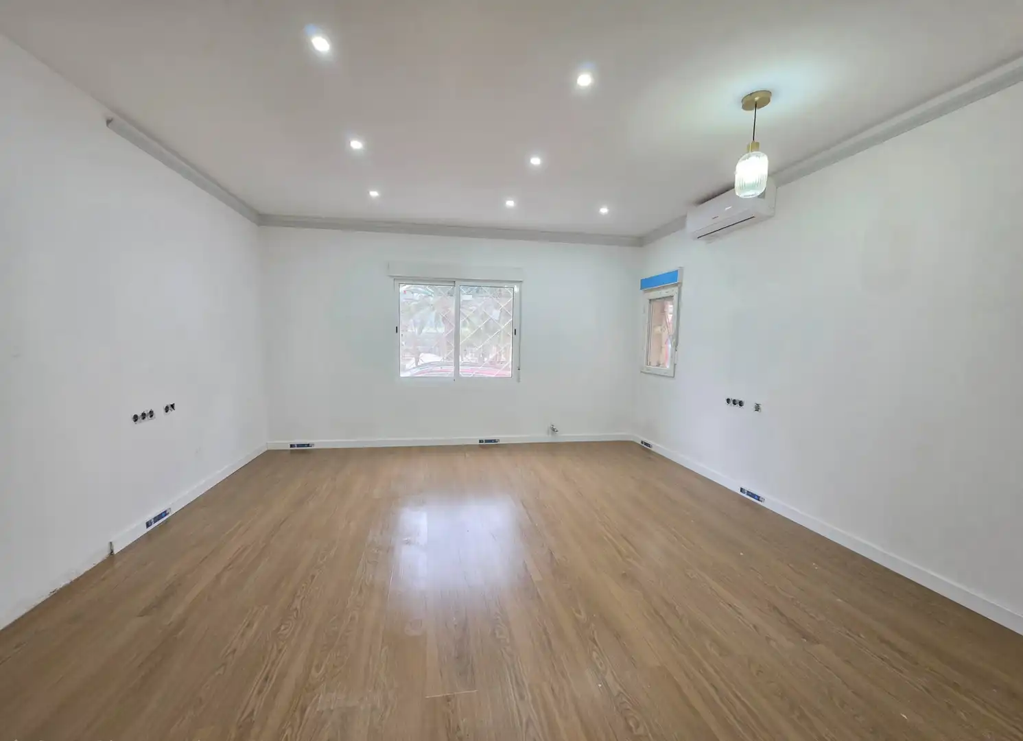 Flat for sale in Barcelona  with Air Conditioner and Heating