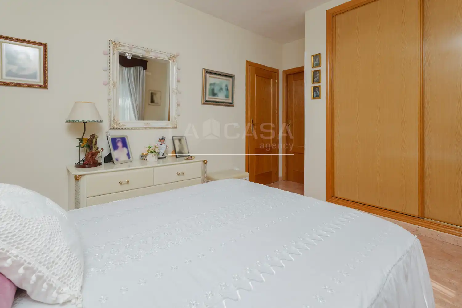 Dormitori de Casa adosada en venda en Serranillos del Valle amb Terrassa, Moblat i Forn