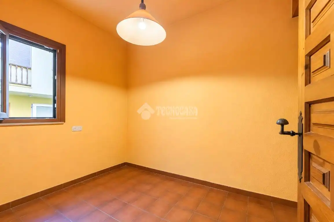Habitación de Casa adosada en venta en Torrelodones con Calefacción, Jardín privado y Terraza