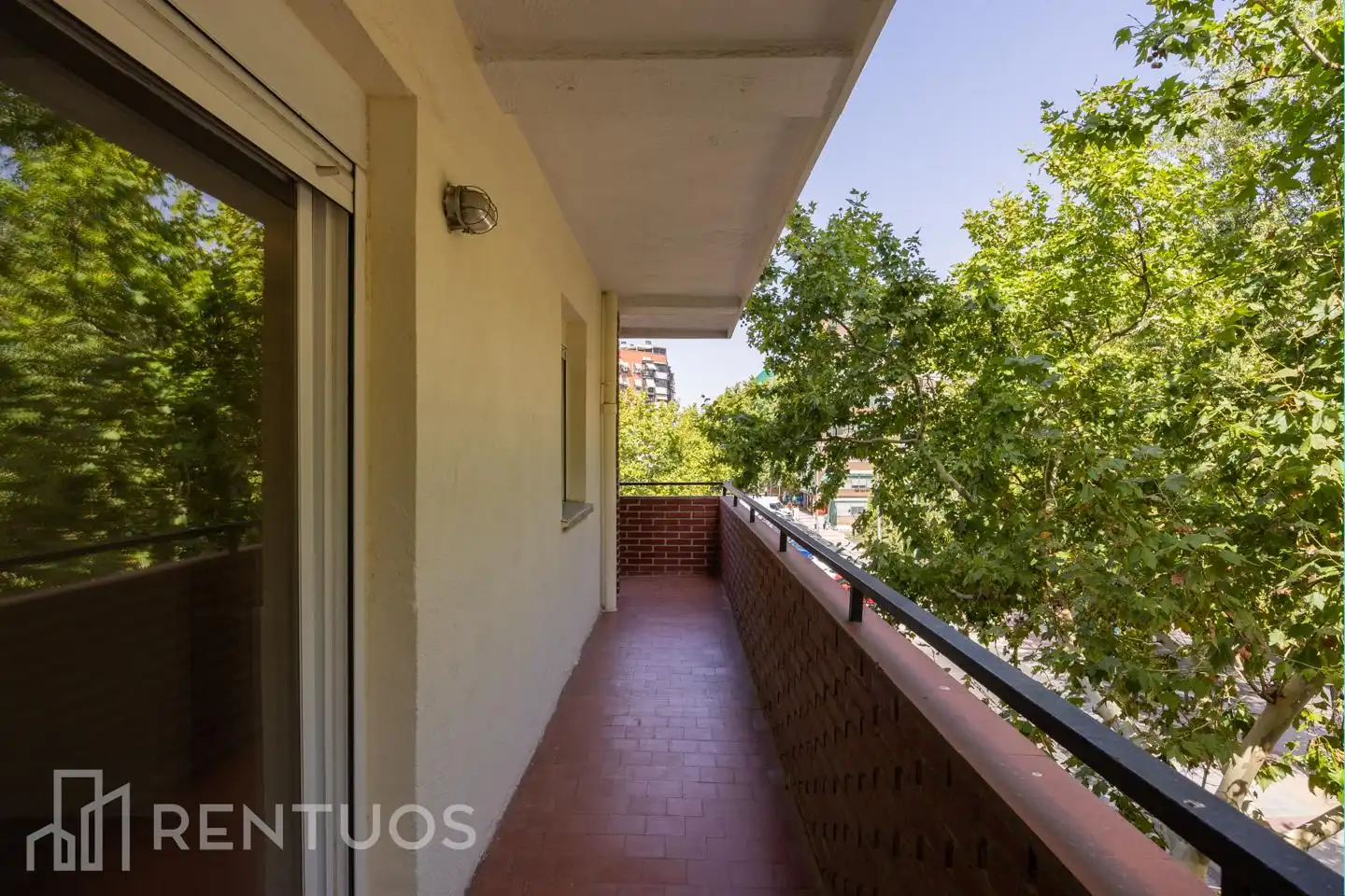 Flat for rent in Calle Parque de Cabañeros, Parque Lisboa - La Paz